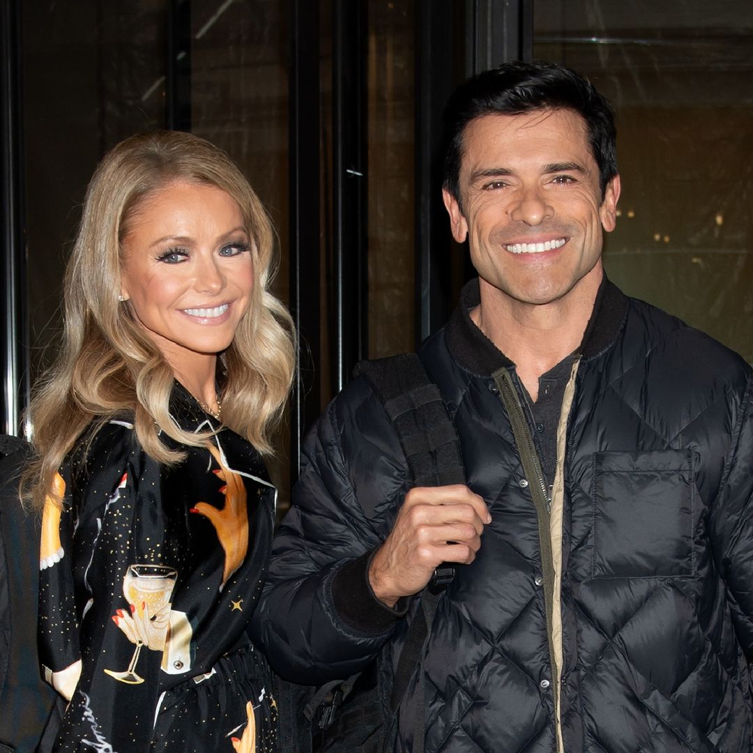 Kelly Ripa and Mark Consuelos get all dressed up for Oscars party date night