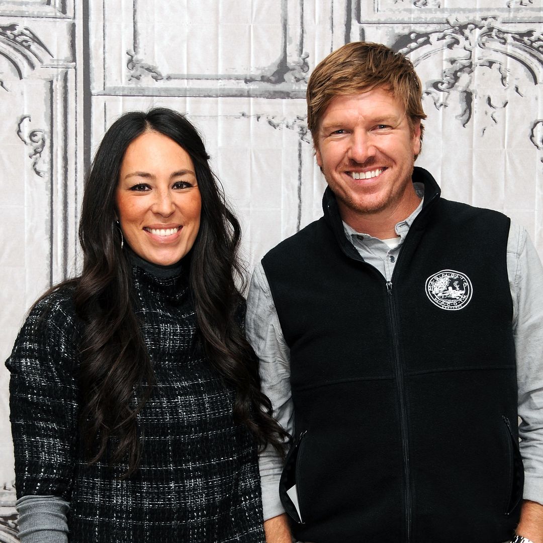 Joanna Gaines shares never-before-seen photos of 5 kids with Chip Gaines in heartfelt tribute