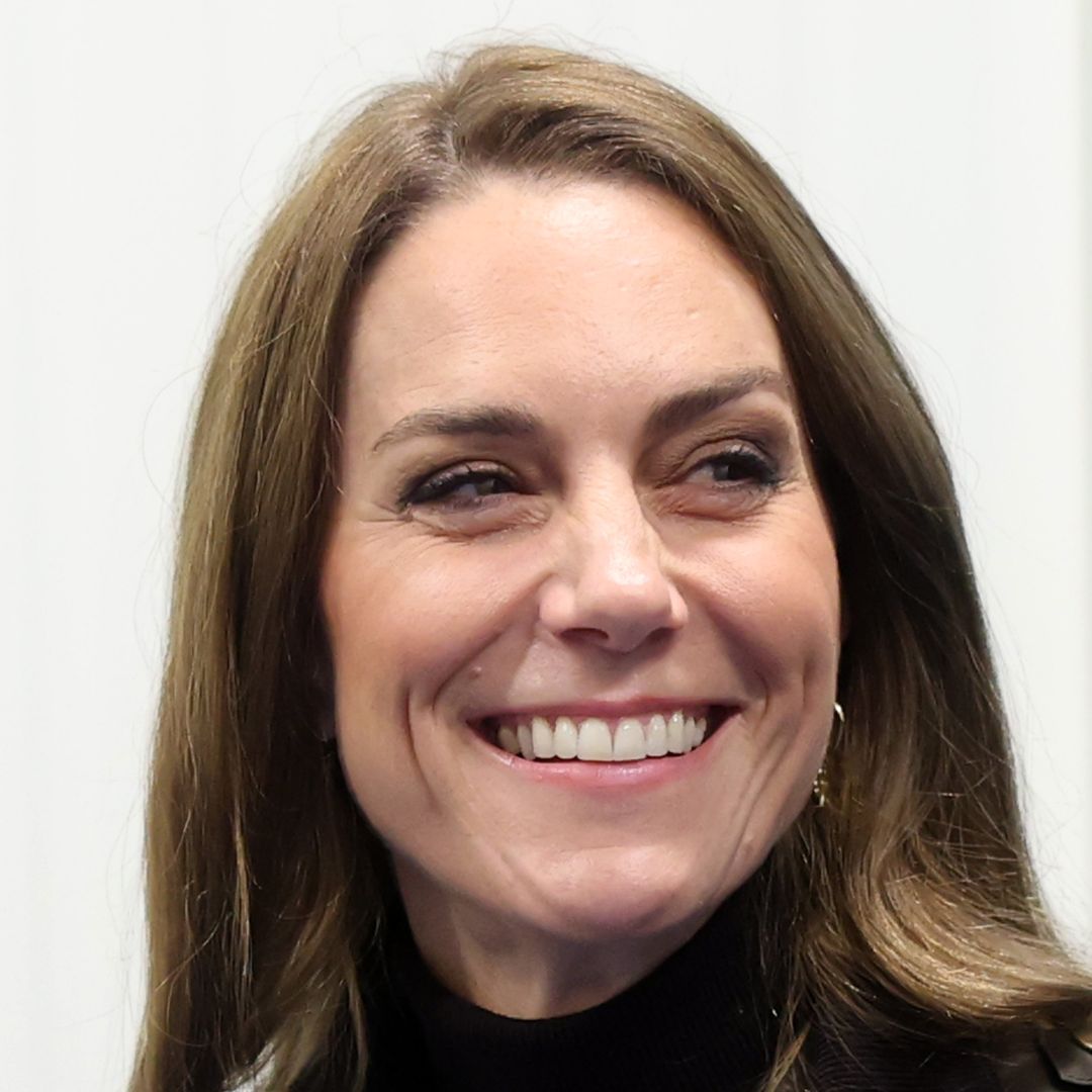 Princess of Wales is the perfect host in divine bow-adorned outfit 