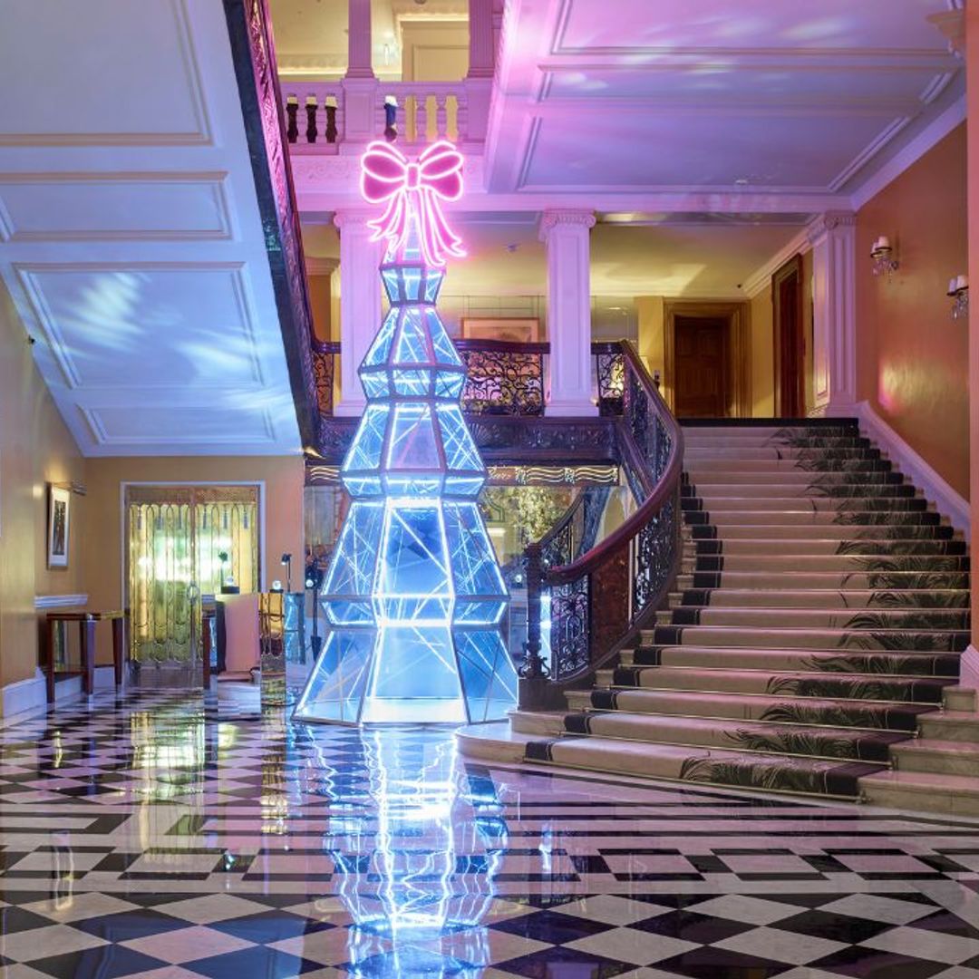 Jimmy Choo just unveiled its Christmas Tree for Claridge's and it's a totally immersive experience