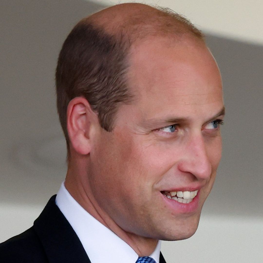 Prince William celebrates 40th birthday with Big Issue vendor Dave Martin 