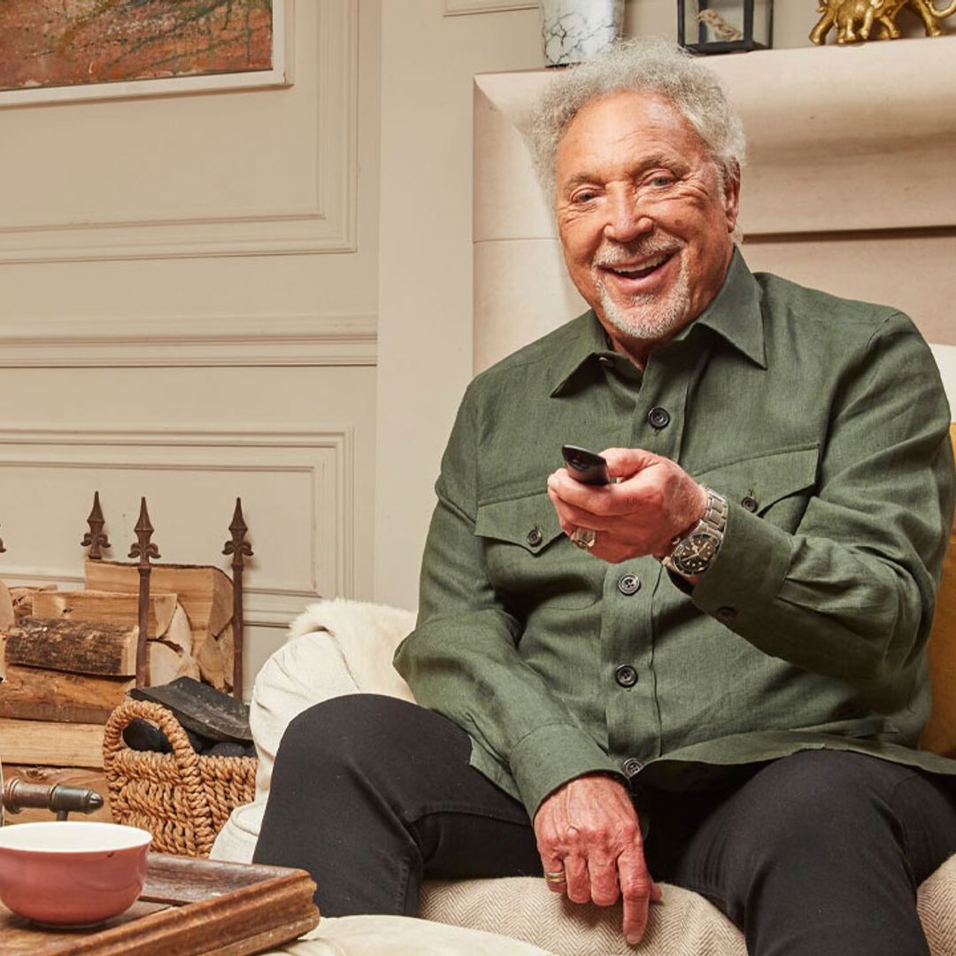 Viewers are all saying the same thing about Tom Jones' surprise Celebrity Gogglebox appearance