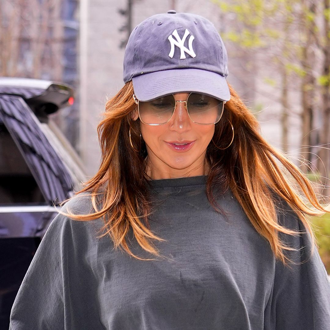 Jennifer Lopez, 54, reveals incredibly toned abs in tiny crop top and leggings