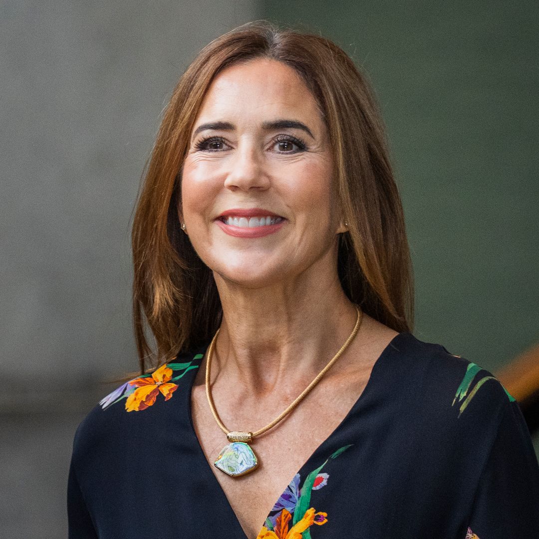 Queen Mary goes makeup-free after glamorous night out