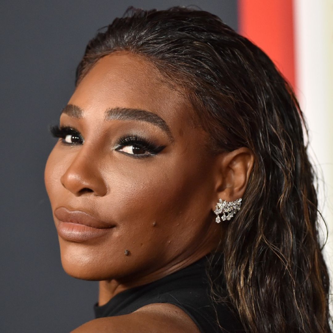 Serena Williams's radiant photos in zip-up knit dress wow fans