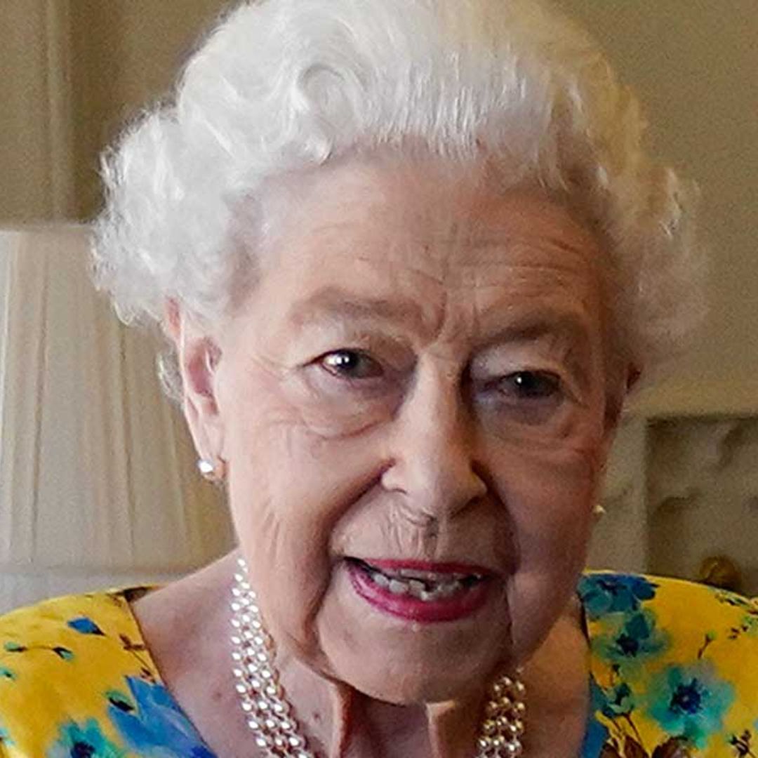 The Queen wears perfect summer dress for private audience at home