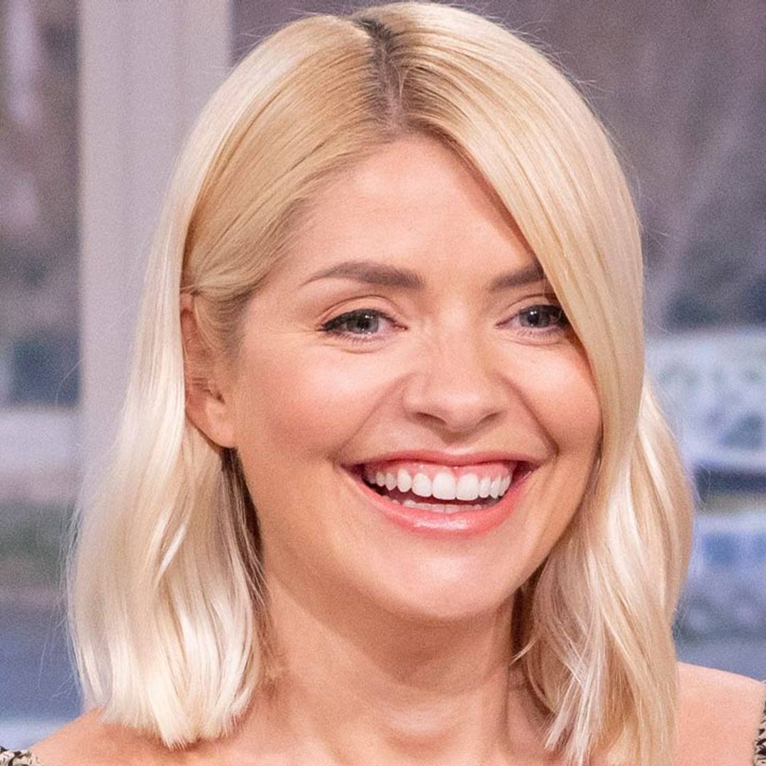 Holly Willoughby's monochrome outfit on This Morning is perfect for the office