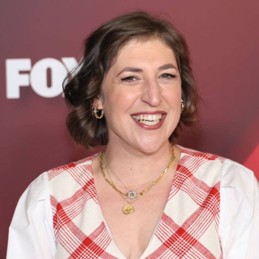 Mayim Bialik reveals her mom sends her fashion 'reports' on her Jeopardy outfits