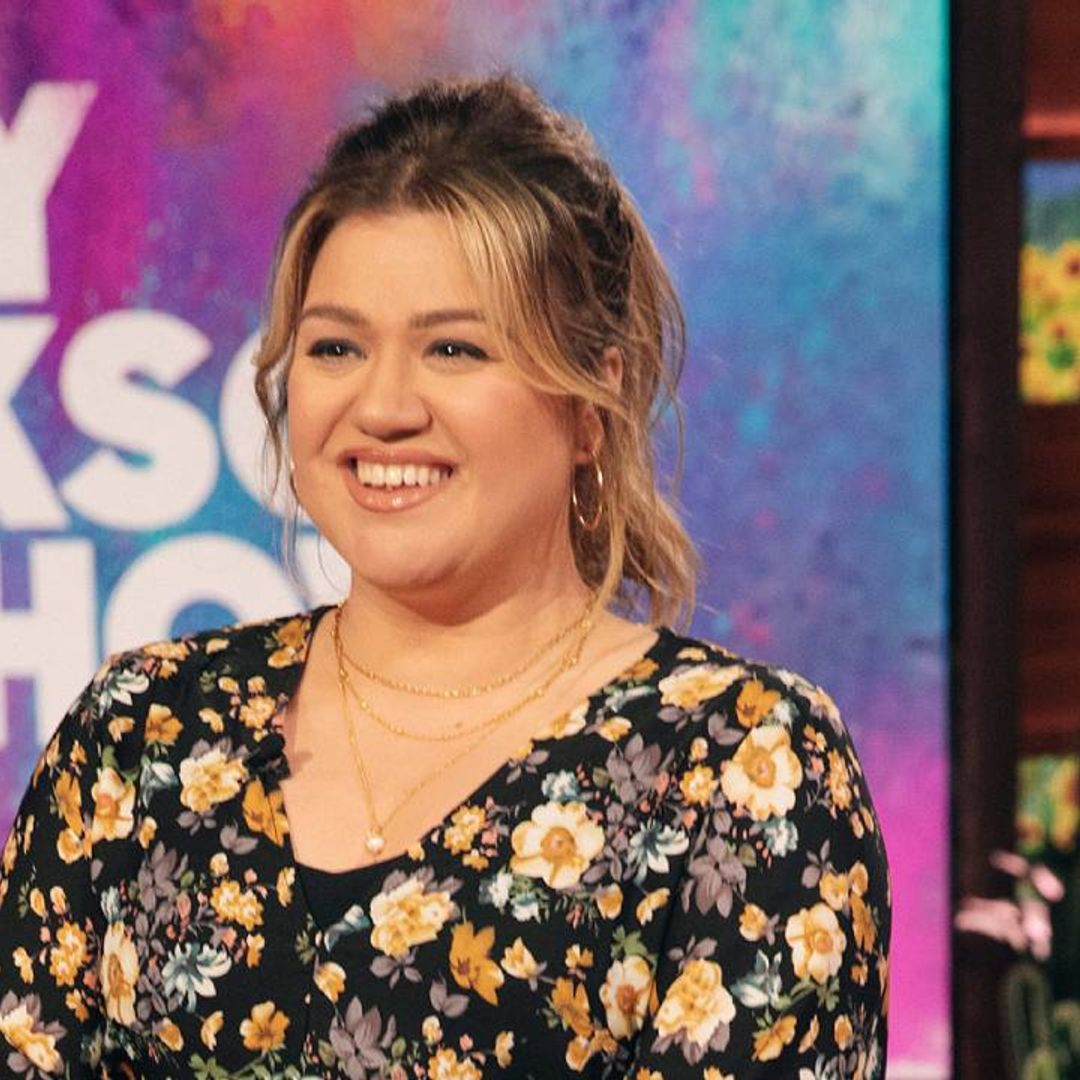 Kelly Clarkson receives praise from fans over her latest looks on her show