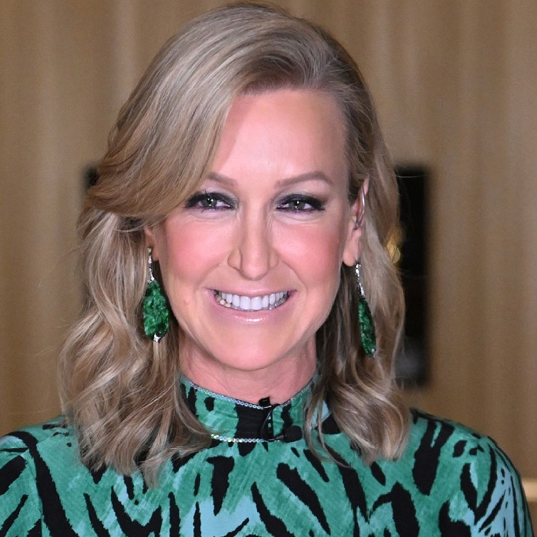Lara Spencer looks positively glowing in au-natural selfie from her Connecticut home