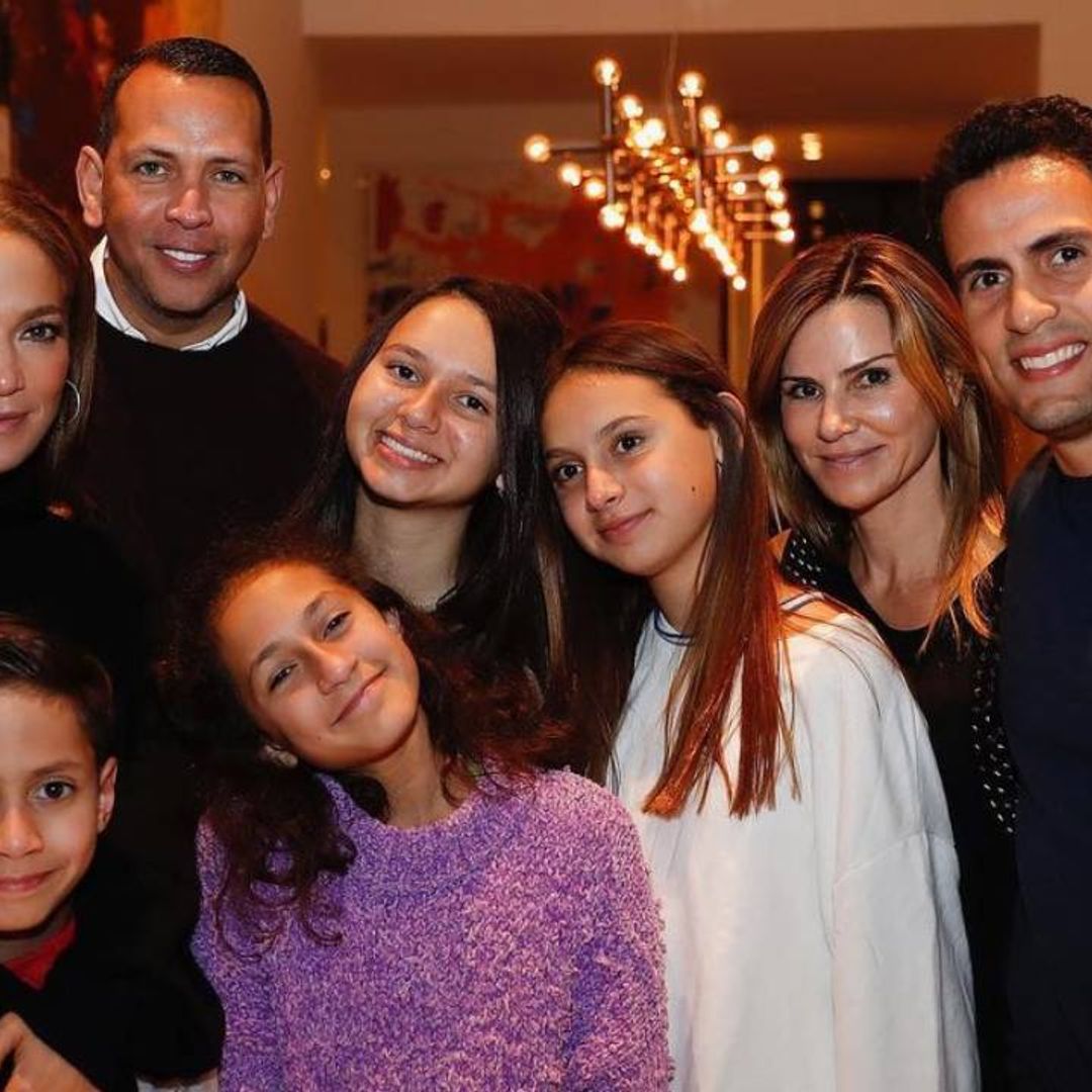 Alex Rodriguez stuns fans with new family photo on beach amid Jennifer Lopez split