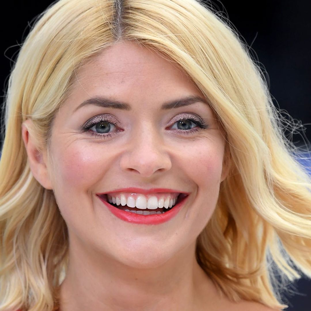 Holly Willoughby stuns in show-stopping Dancing on Ice dress - and wow