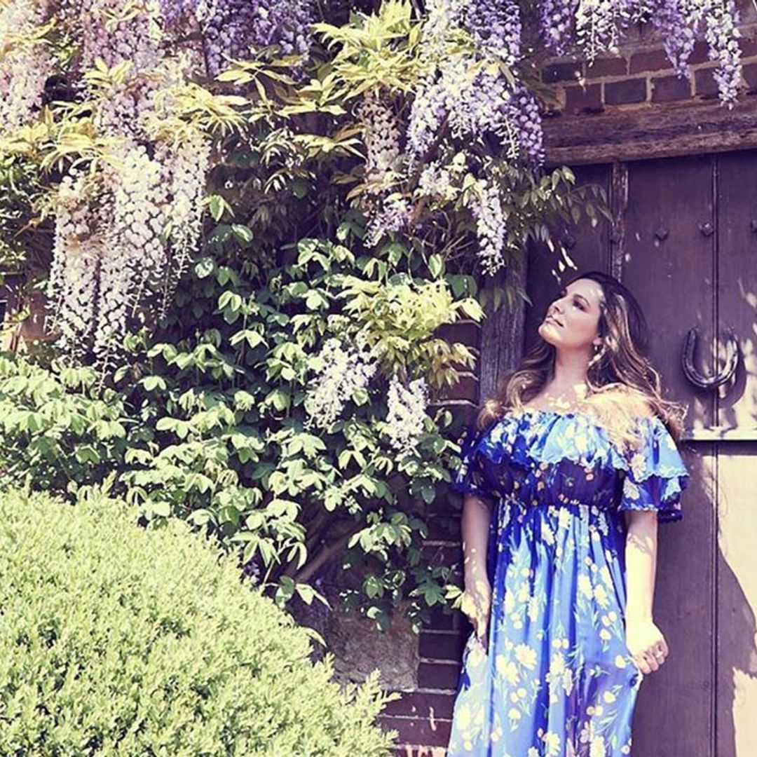 Kelly Brook shares glimpse inside blossoming garden – complete with pizza oven