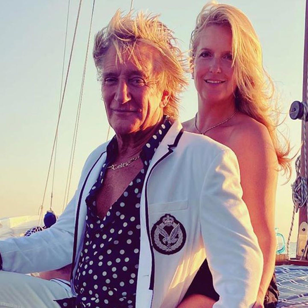 Penny Lancaster drops jaws with lacy beachwear in new holiday photo