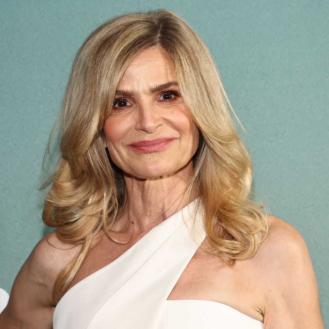 Nude pictures of kyra sedgwick
