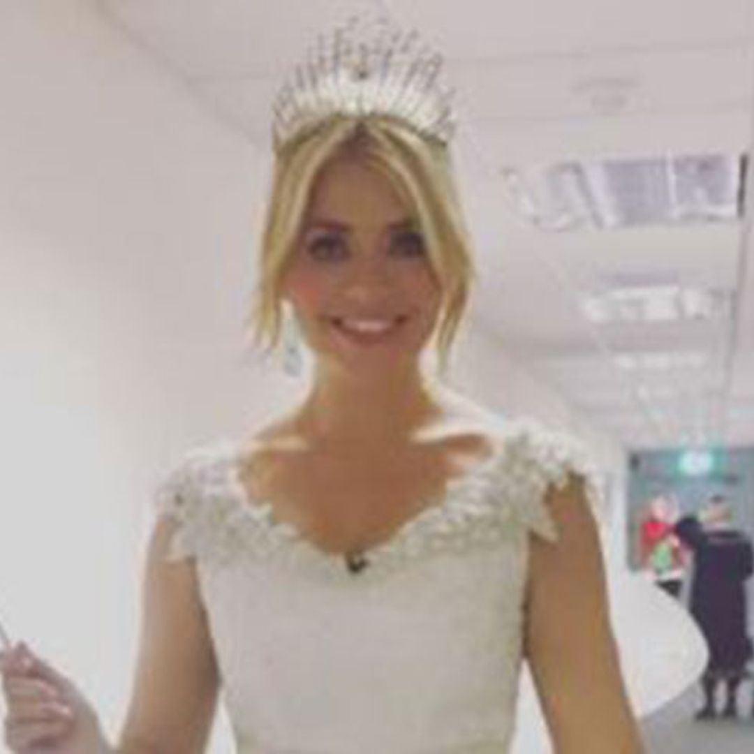 See Holly Willoughby's amazing costume for Celebrity Juice Christmas special!