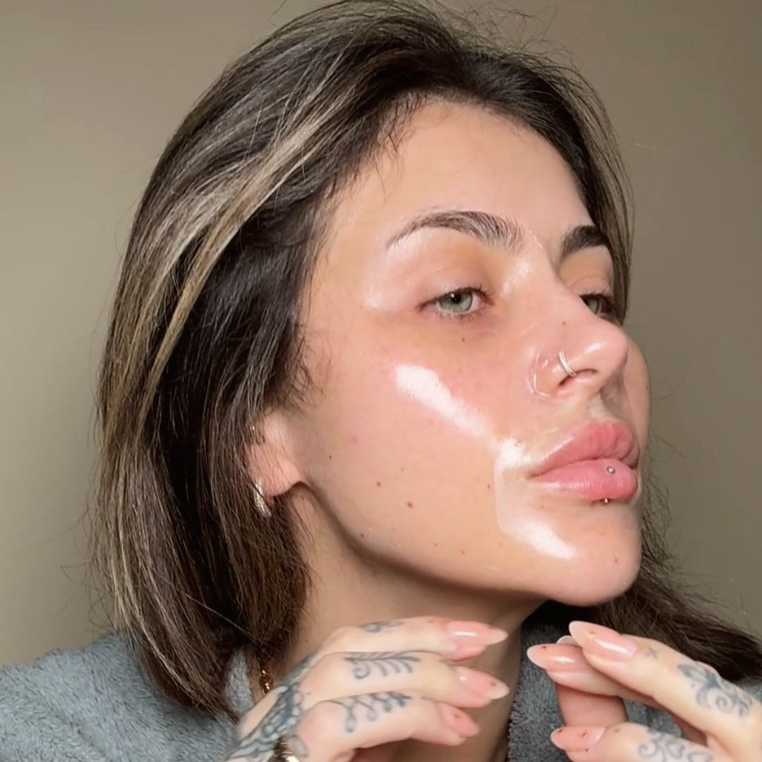 Jamie Genevieve doing her evening skincare routine