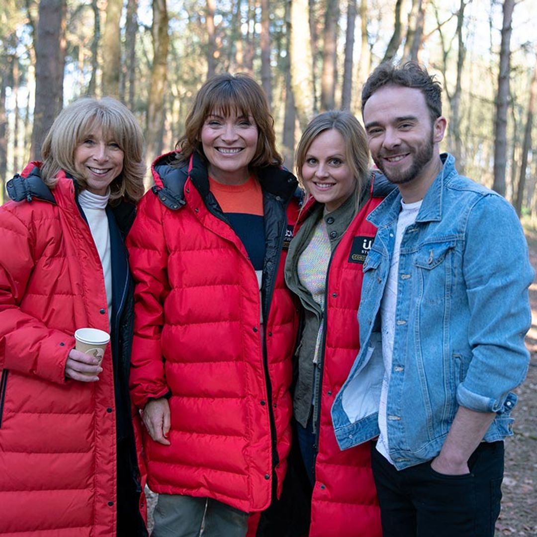 Lorraine Kelly shot in the leg with arrow on Coronation Street – see the hilarious fan reaction