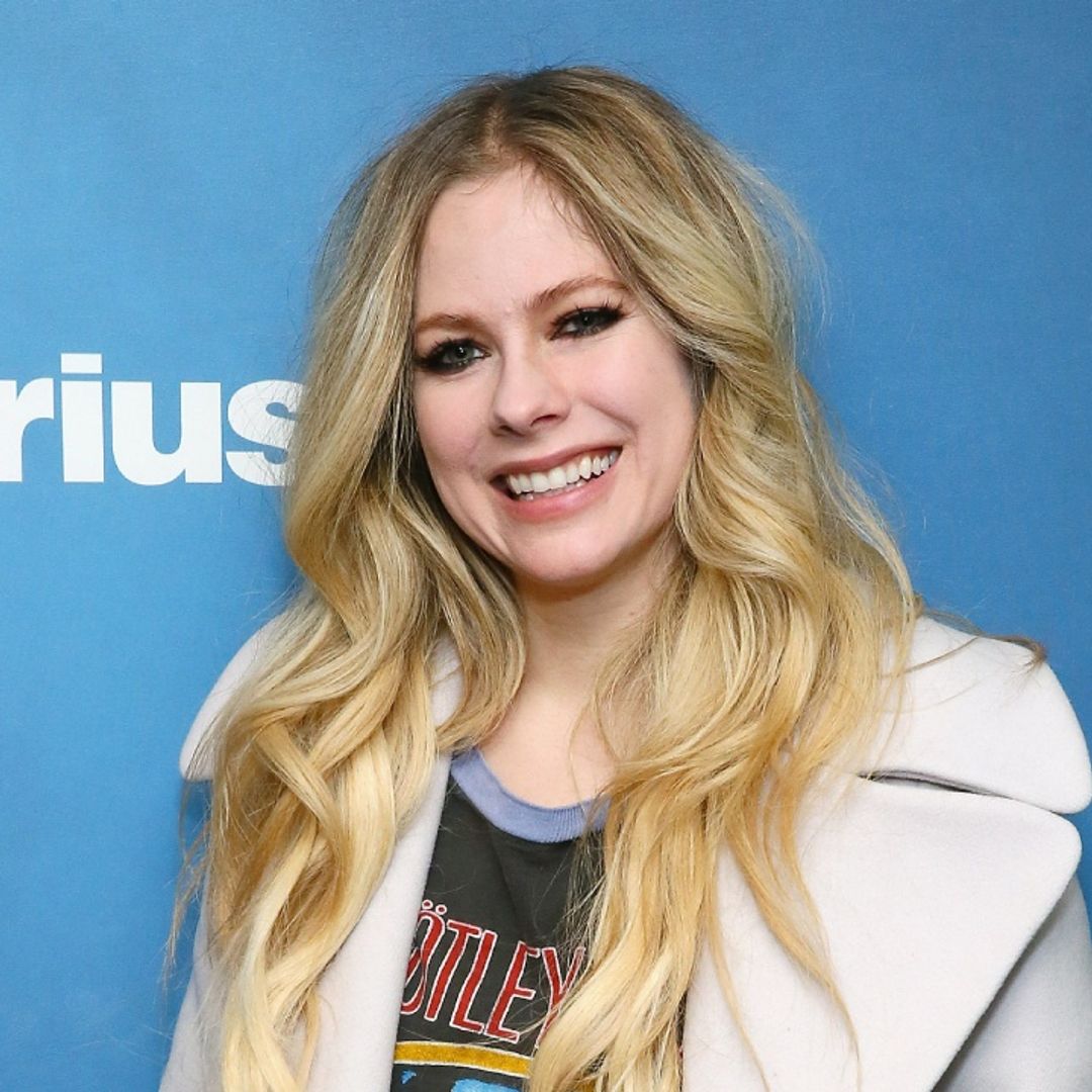 Avril Lavigne's almost unrecognizable comeback sends fans into a frenzy