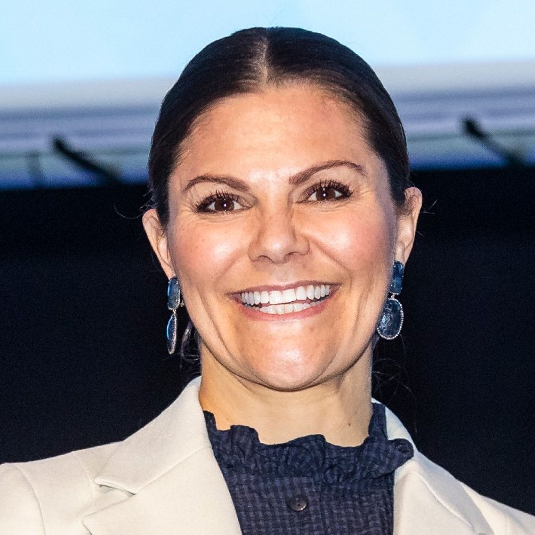 Crown Princess Victoria makes food boxes for homeless and vulnerable during coronavirus crisis