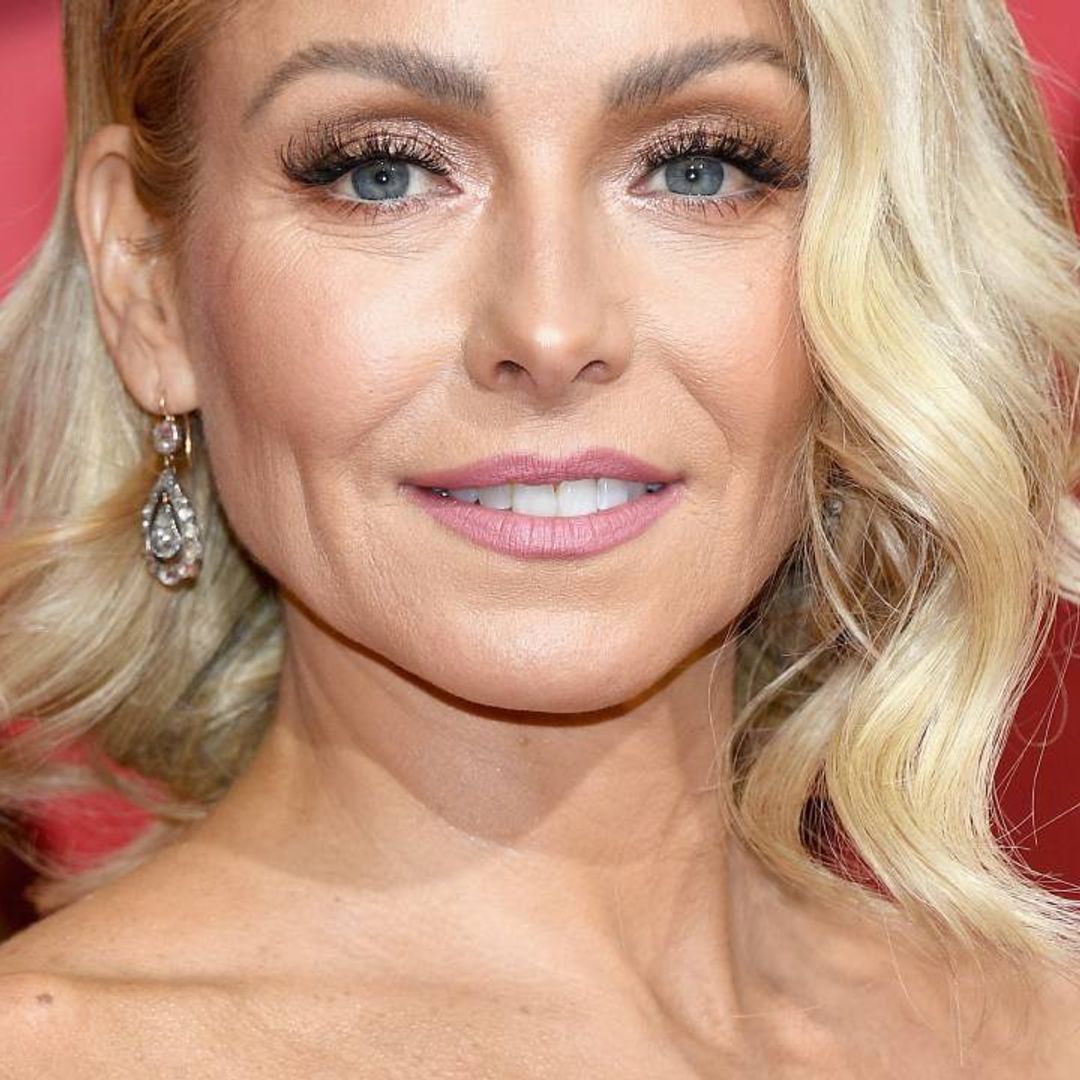 Kelly Ripa surprises with shower video from bathroom inside New York townhouse