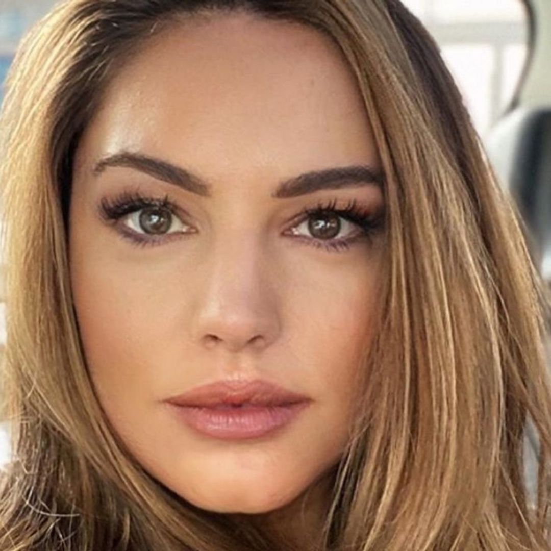 Kelly Brook sends fans wild in the ultimate autumn blouse