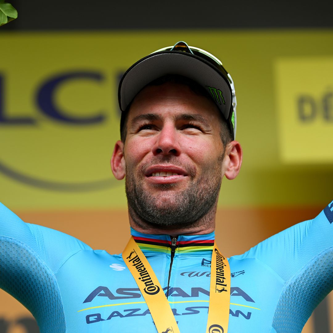 Mark Cavendish shares ultra-rare photo of four children – see sweet snap
