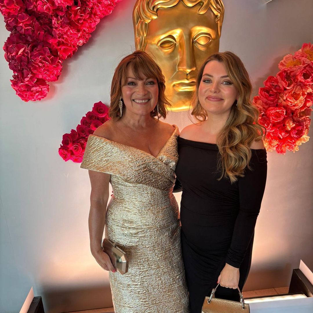 Lorraine Kelly's pregnant daughter Rosie shares incredible close-up of dazzling engagement ring