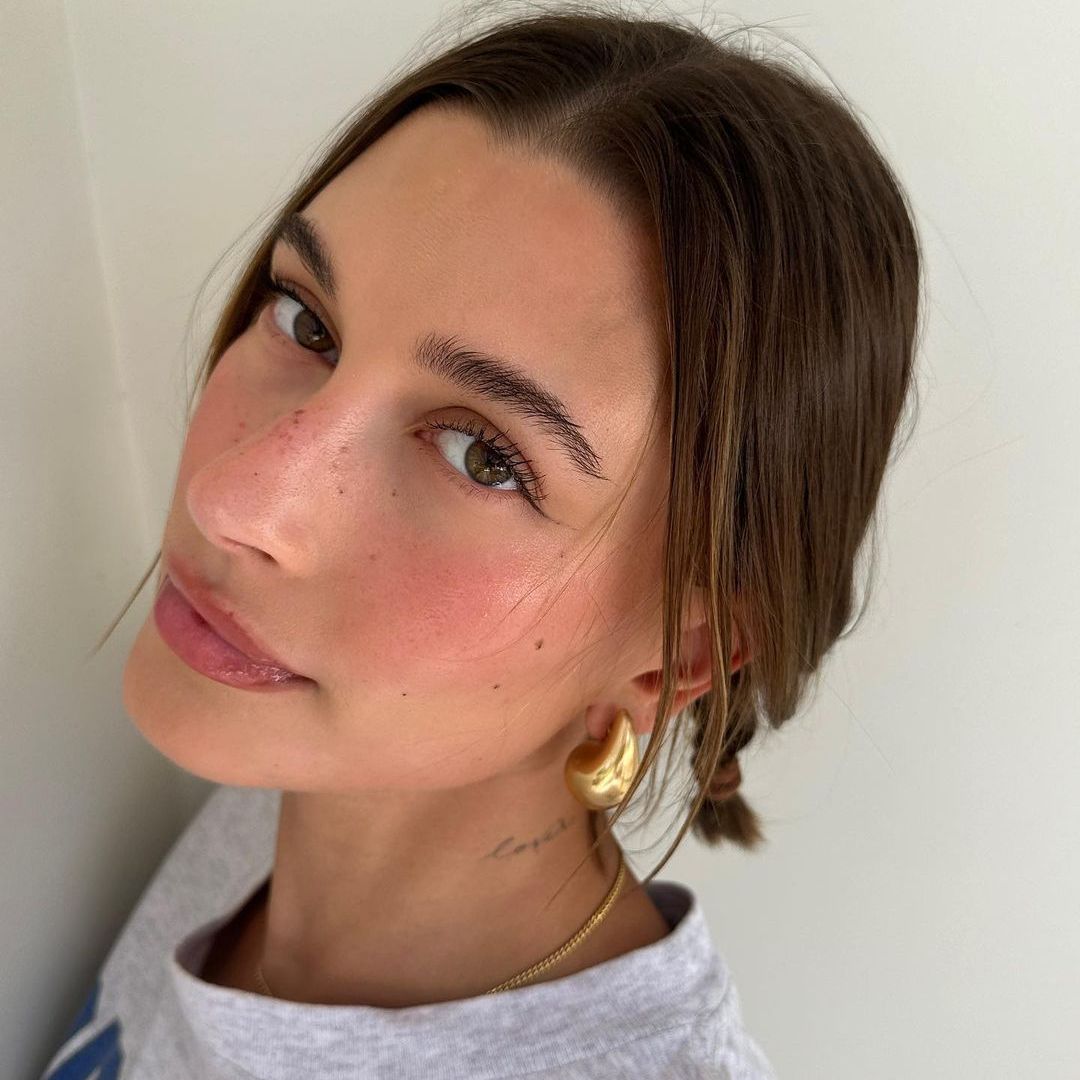 Hailey Bieber's no-mascara makeup is the surprising answer to looking younger