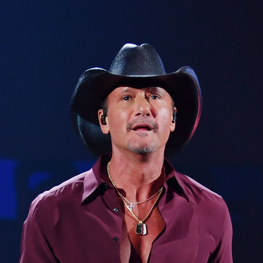 Tim McGraw's replacement sends message of support as star withdraws from show following surgery