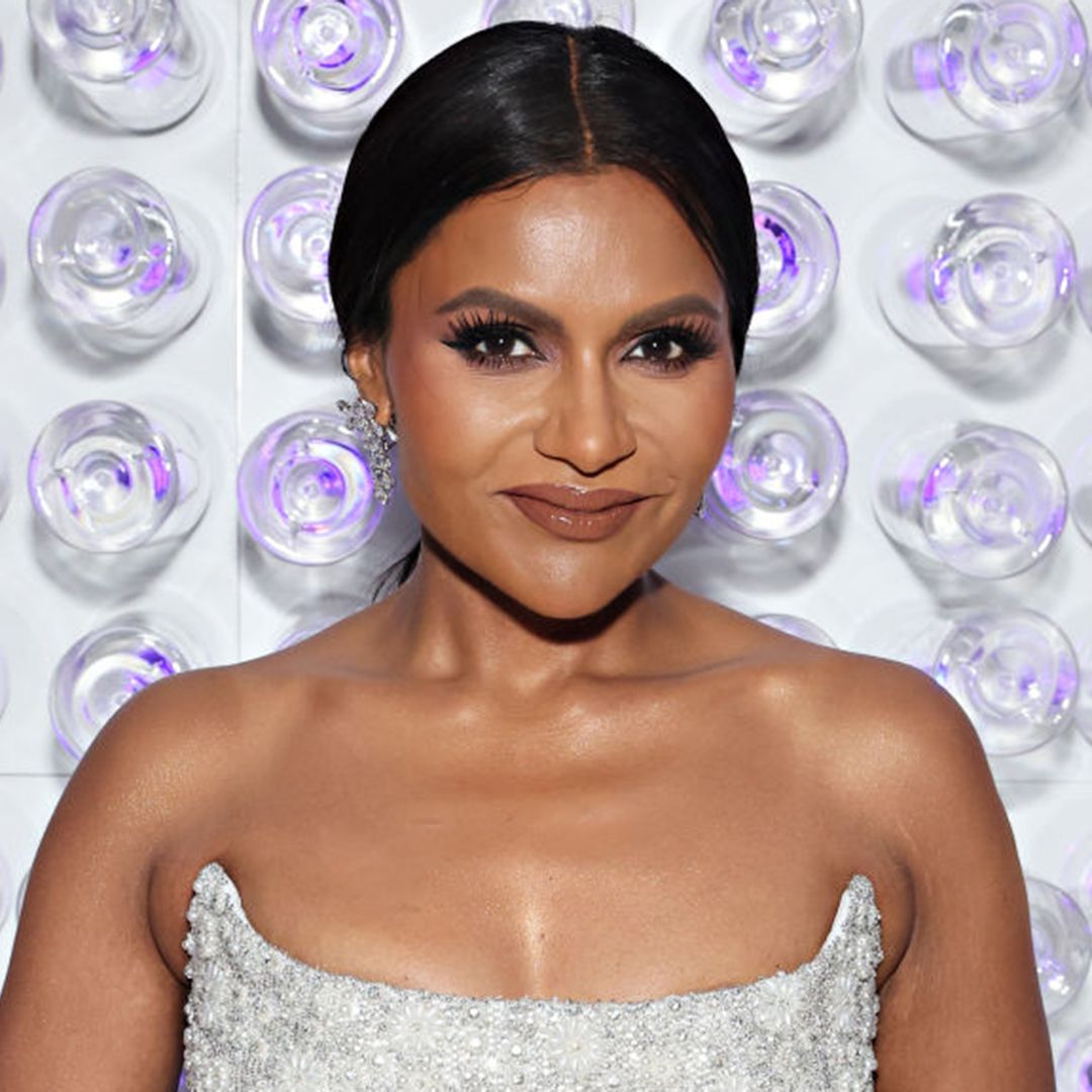 Mindy Kaling showcases svelte physique in showstopping tulle dress