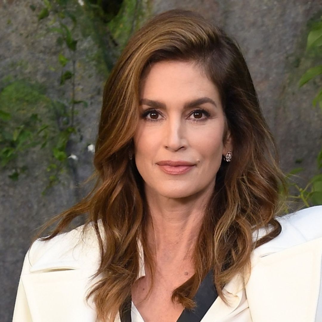 Cindy Crawford confuses with bizarre resurfaced throwback video