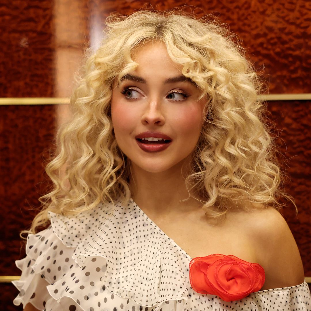 sabrina carpenter butterfly cut for curly hair