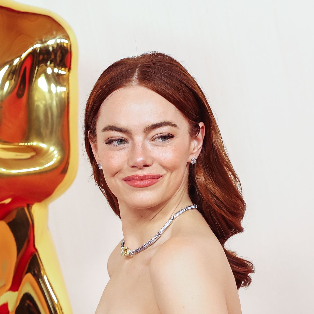 Emma Stone's head-turning 'broken' dress makes her stop in her tracks on Oscars red carpet