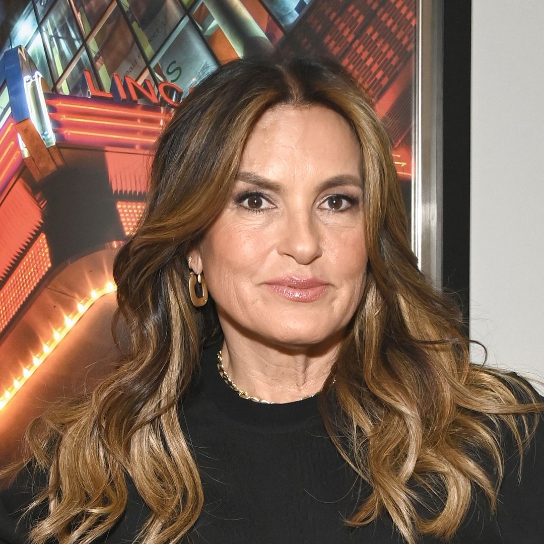 Mariska Hargitay joins famous best friends for very special beach day — see snap