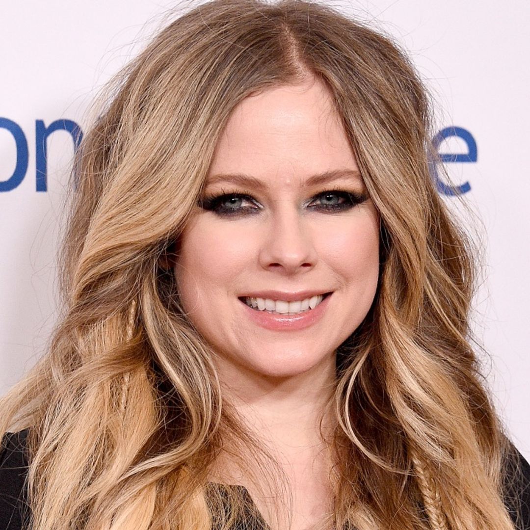 Avril Lavigne's new pictures spark major reaction and has all her fans saying one thing