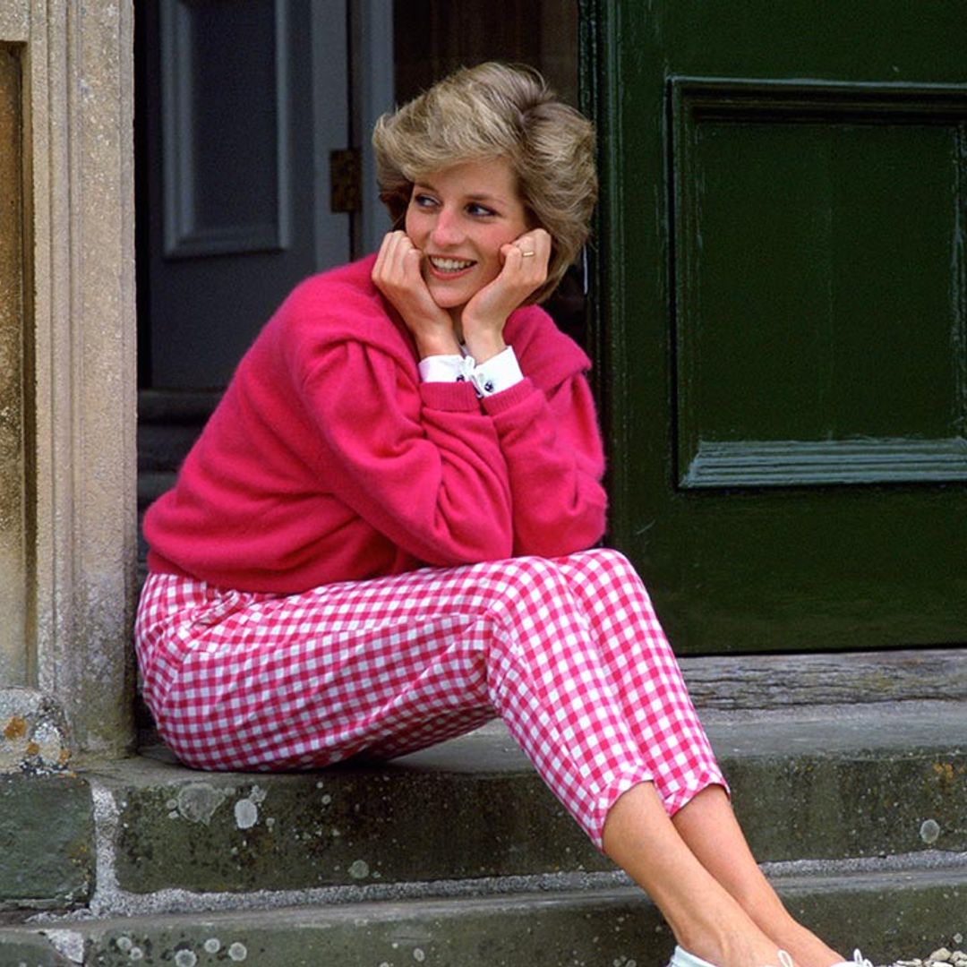Royal photographer reveals Princess Diana's surprising reaction to assistant dropping umbrella on her head