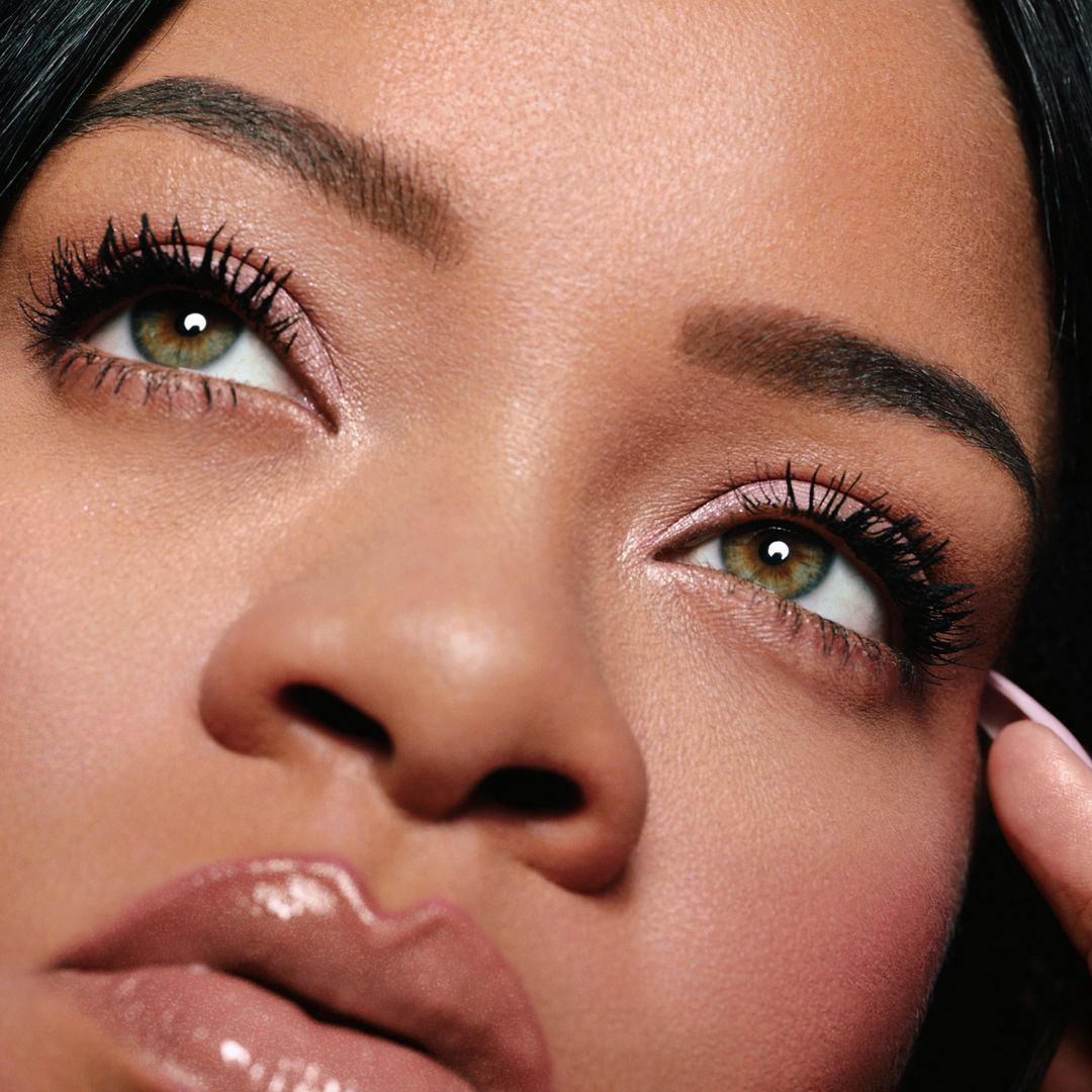 Rihanna launches new Hella Thicc Mascara and the before & after photos are WILD