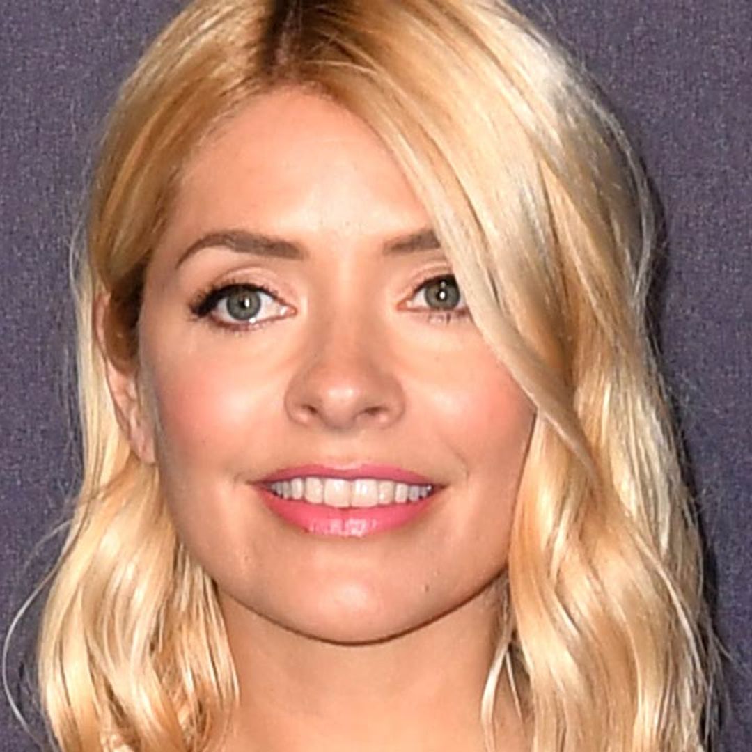 Holly Willoughby shines in sparkly high-waisted skirt