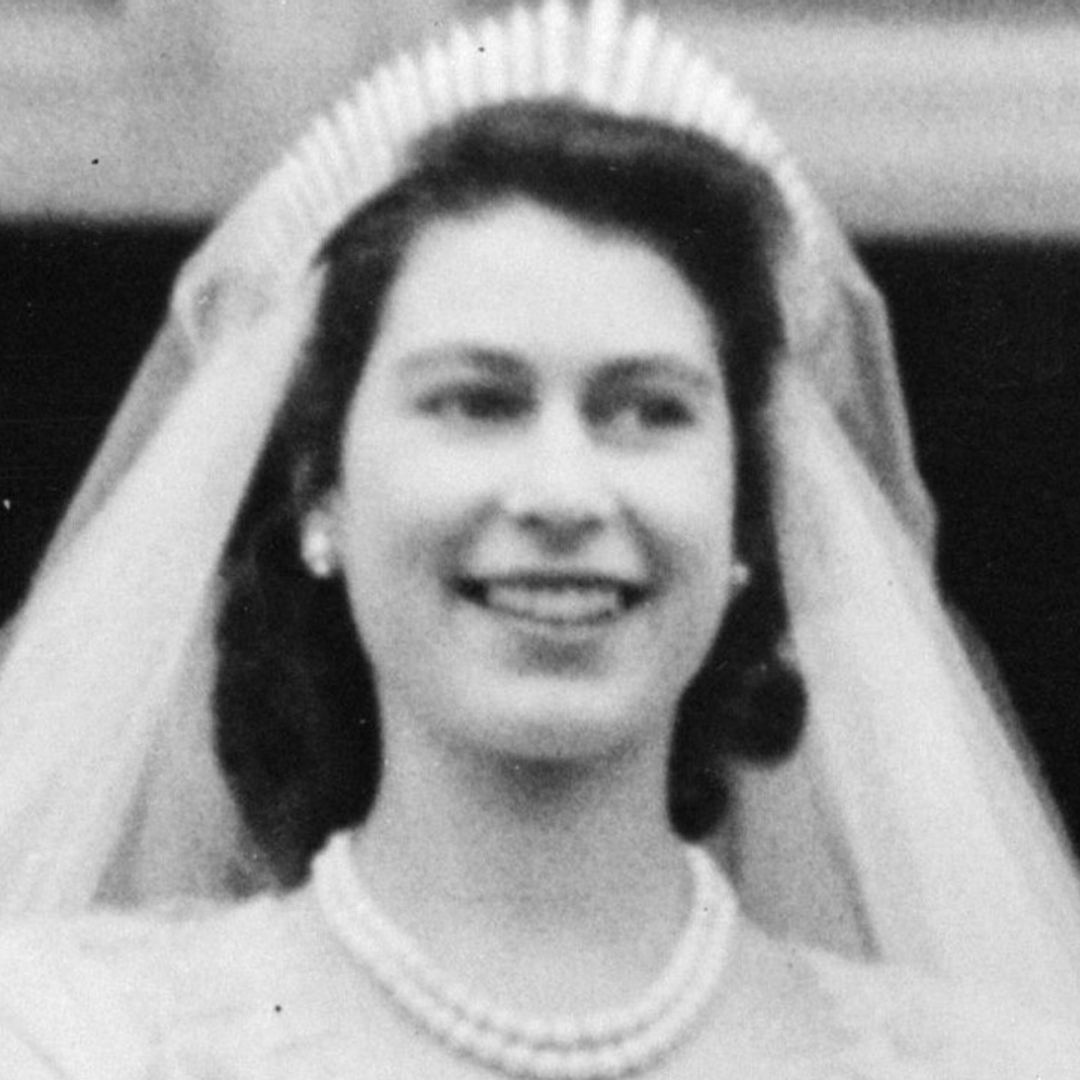 Queen Elizabeth's last-minute wedding mishap with £25k royal heirlooms