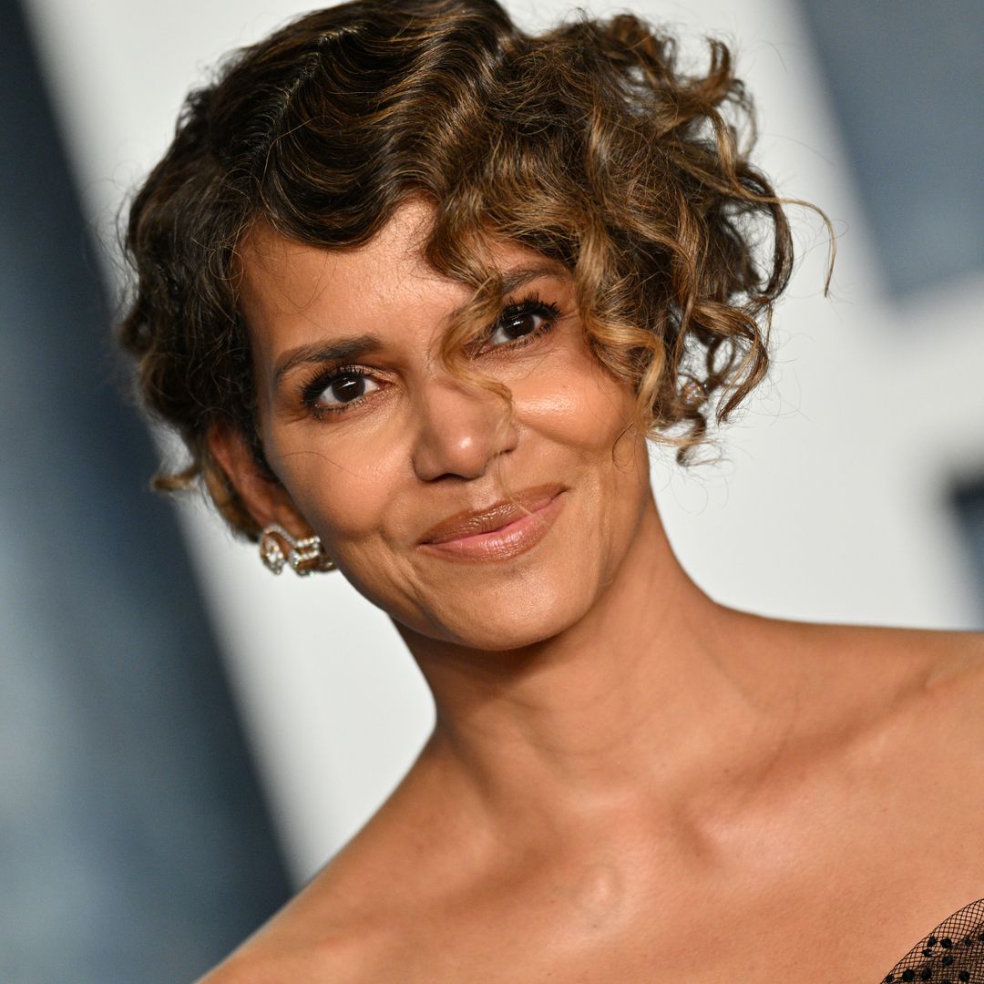 1080px x 1080px - Halle Berry suffers scary fall as she presents special award on stage |  HELLO!