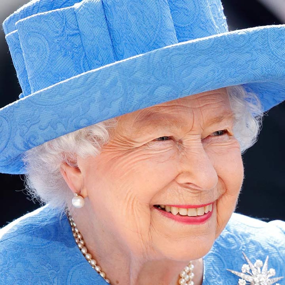 THIS is why the Queen carries her handbag indoors