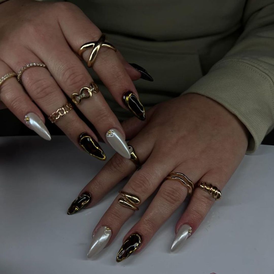 tortise and pearl nails 