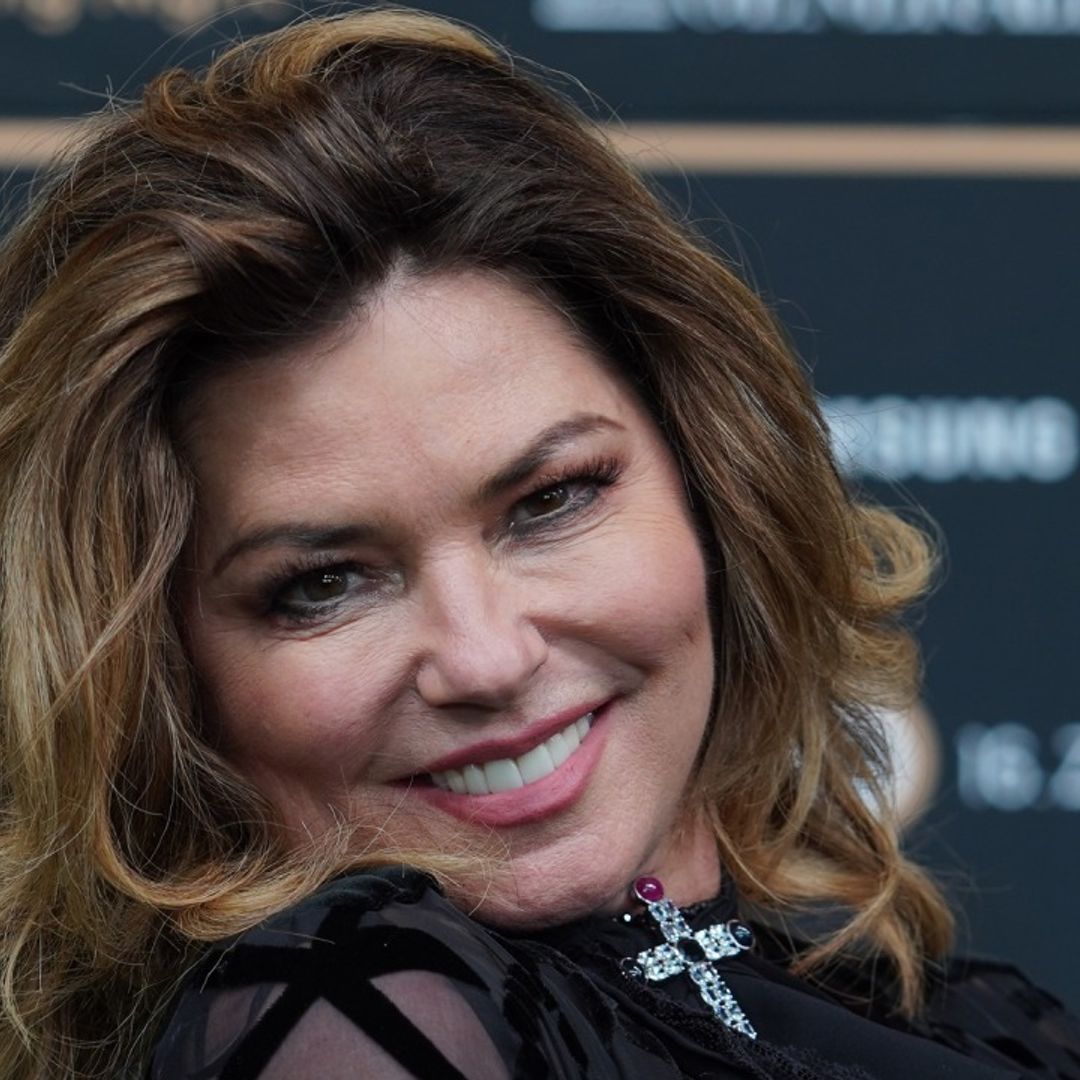 Shania Twain leaves fans emotional after sending a message to Taylor Swift