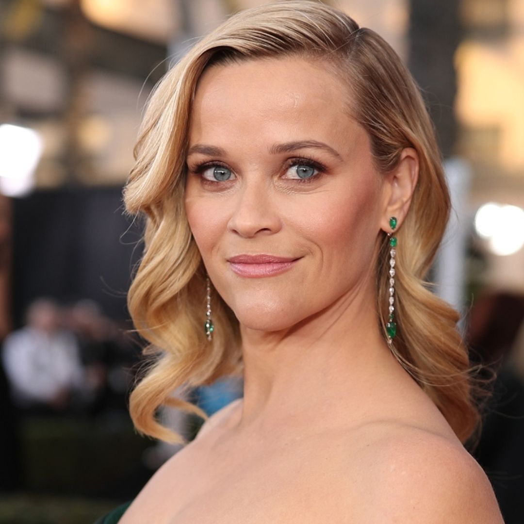 Reese Witherspoon dances around spotless kitchen – fans react