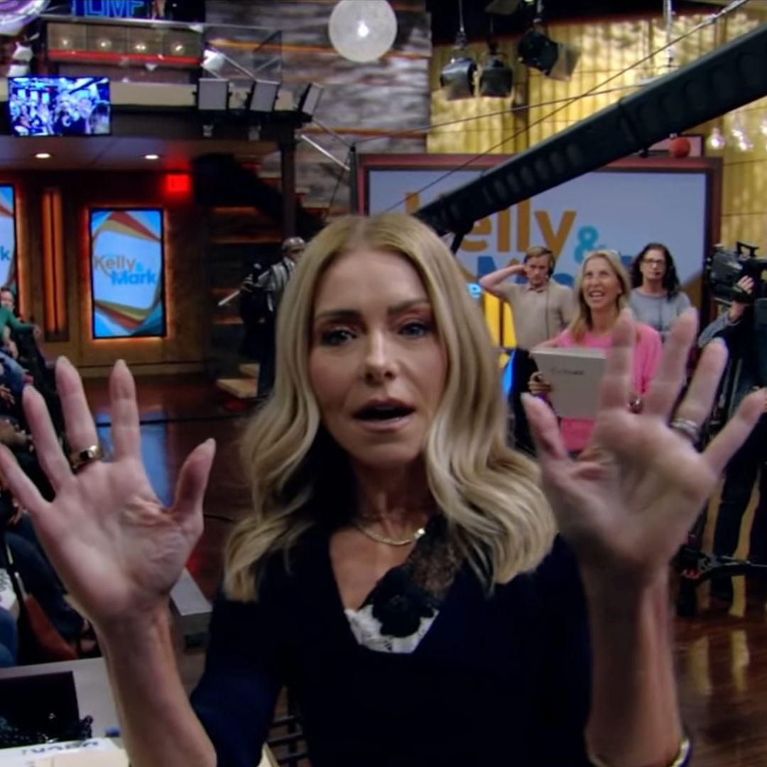 Kelly Ripa leaves her seat on Live show during lively discussion about her appearance: 'Calm down!'