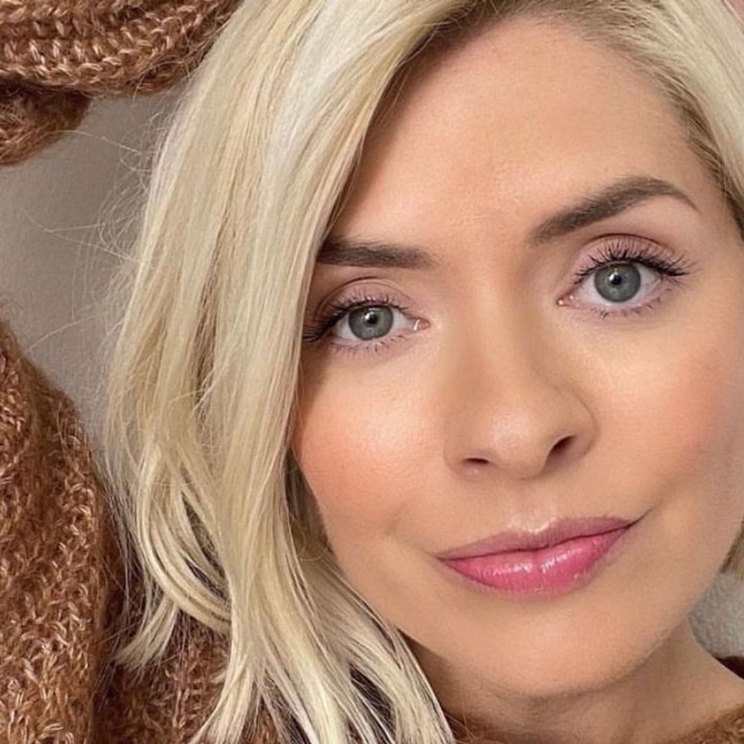 Holly Willoughby is back - rocking a £25 pink mini skirt
