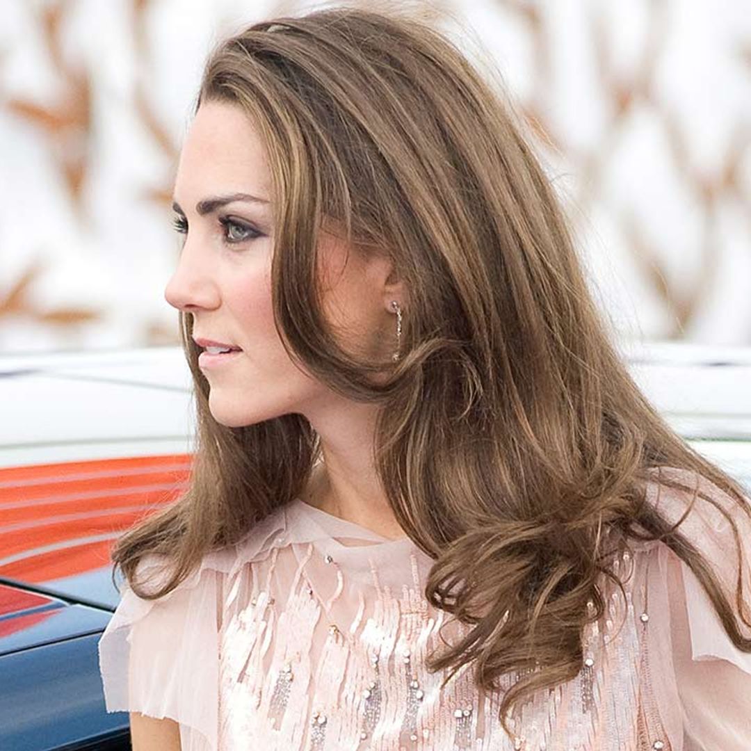 This sparkly pink dress totally reminds us of Kate Middleton’s Jenny Packham number