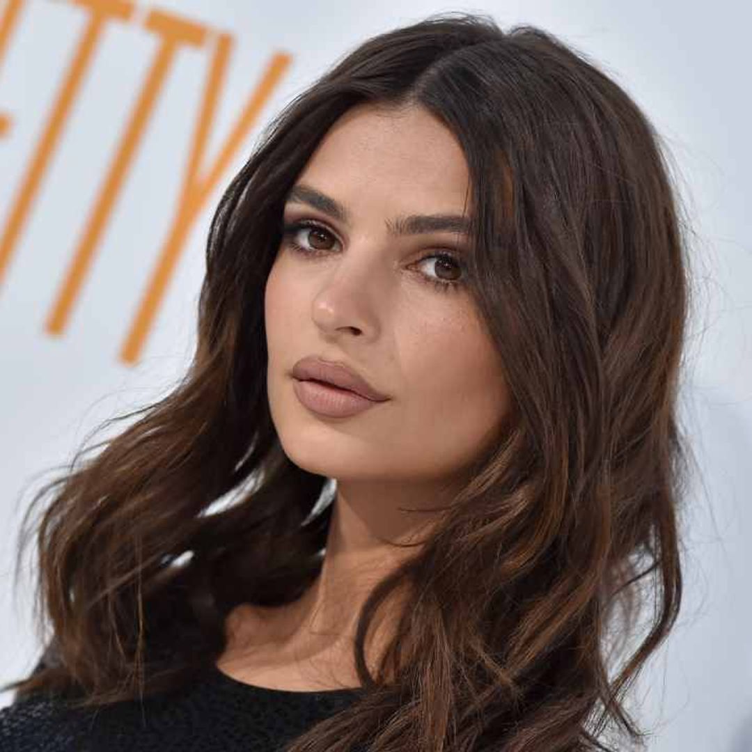 Emily Ratajkowski’s cozy cardigan is THE crop top everyone needs for fall