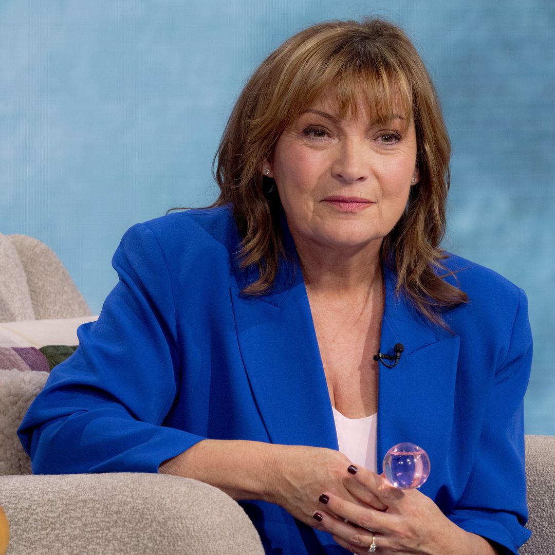 Lorraine Kelly causes concern after defying Buckingham Palace protocol